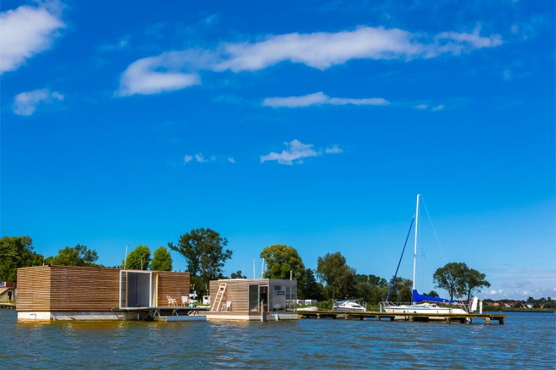 HT Houseboats