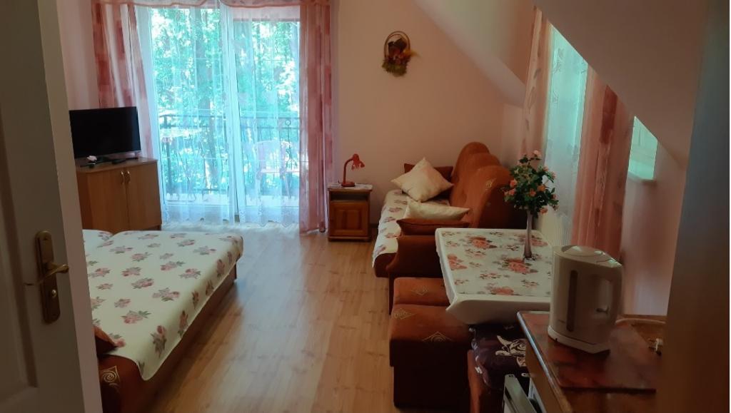 Pokoje Gocinne Wrzos w Dbkach