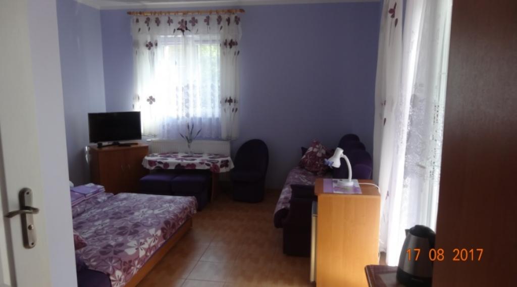 Pokoje Gocinne Wrzos w Dbkach