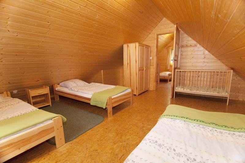 Domki nad jeziorem na Kaszubach