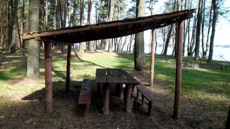 Pole namiotowe przysta Bila