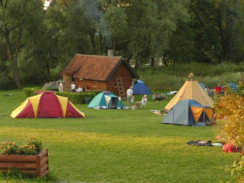 Pole namiotowe Nad rzek