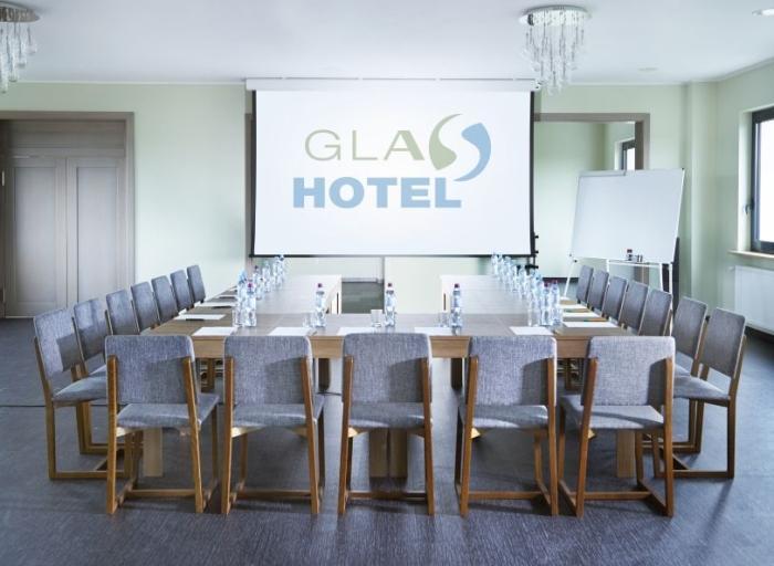 Glas Hotel