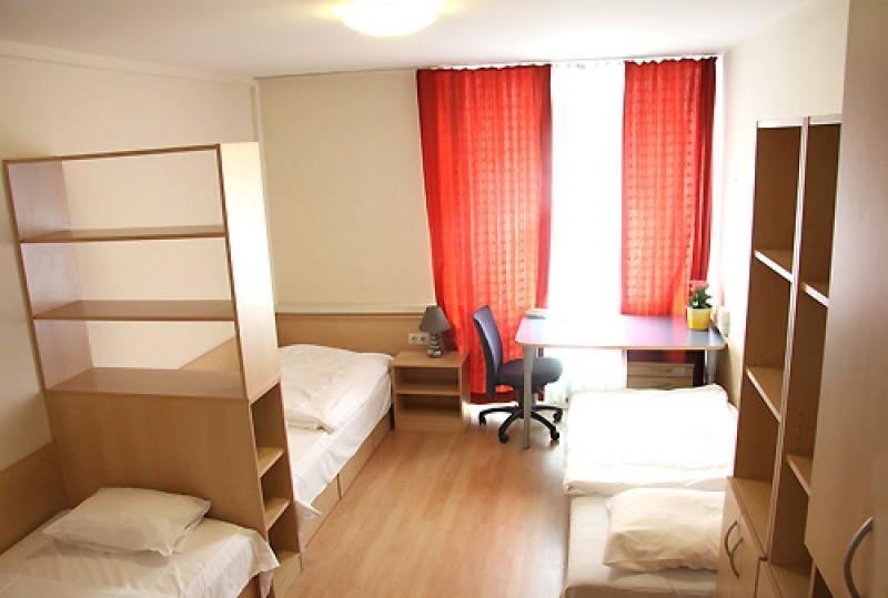 Strawberry Youth Hostel