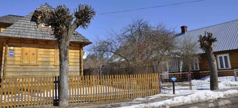 Dom Przyjaci�