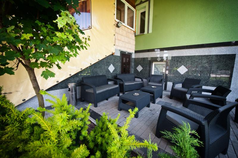 Duet pokoje i restauracja