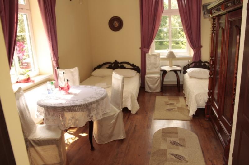 Hotel Ksiycowy Dworek