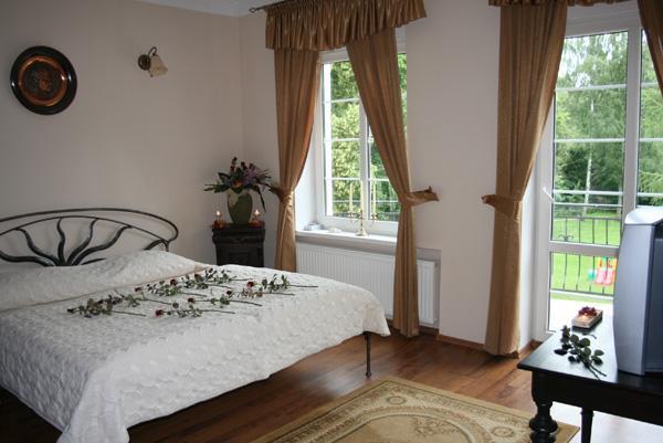 Hotel Ksiycowy Dworek